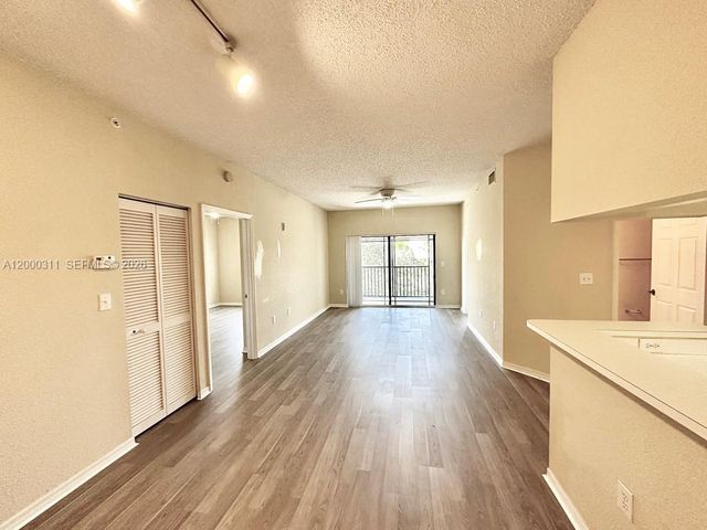 2812 Grande Pkwy 302, Palm Beach Gardens, FL 33410