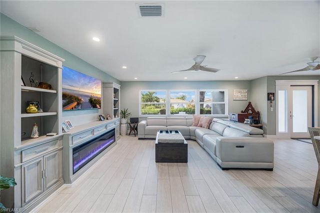 4557 Eagle Key CIR, Naples, FL 34112