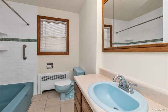 10 Fairfield Avenue, Port Washington, NY 11050