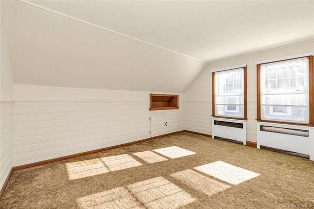 10 Fairfield Avenue, Port Washington, NY 11050