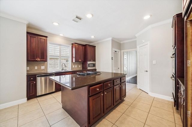 1611 Hill Spring Drive, Sugar Land, TX 77479