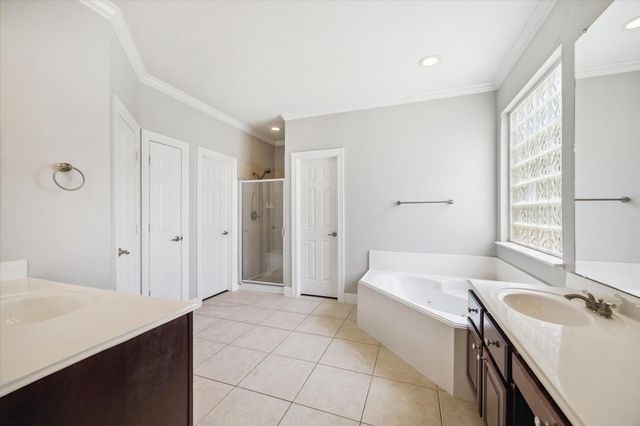 1611 Hill Spring Drive, Sugar Land, TX 77479