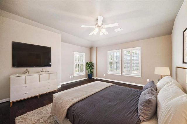 1611 Hill Spring Drive, Sugar Land, TX 77479