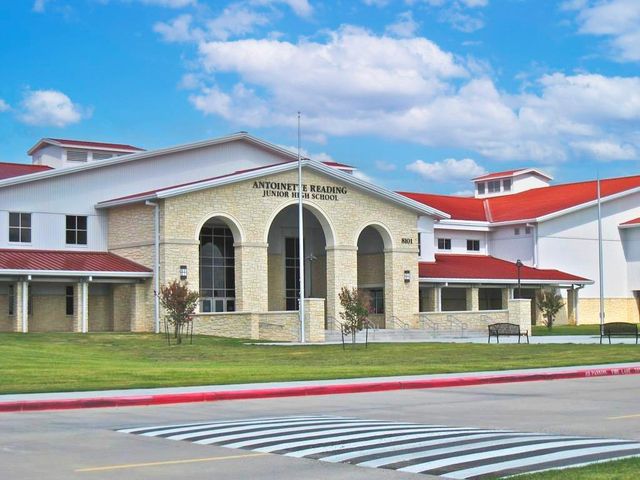 1611 Hill Spring Drive, Sugar Land, TX 77479