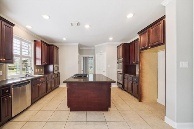 1611 Hill Spring Drive, Sugar Land, TX 77479