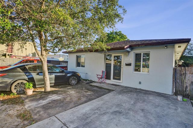 1720 NW 44th St, Miami, FL 33142