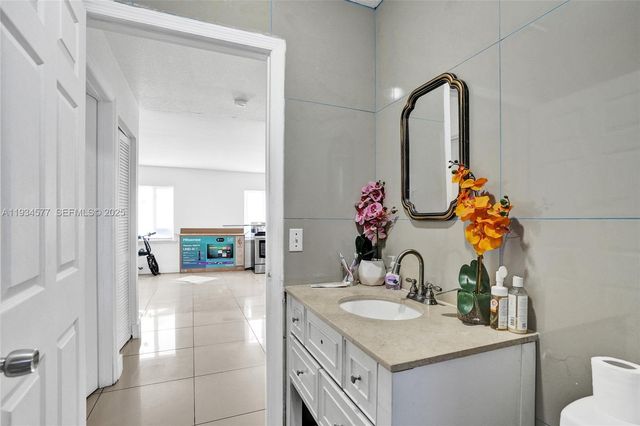 1720 NW 44th St, Miami, FL 33142