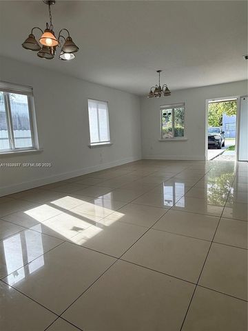 1720 NW 44th St, Miami, FL 33142