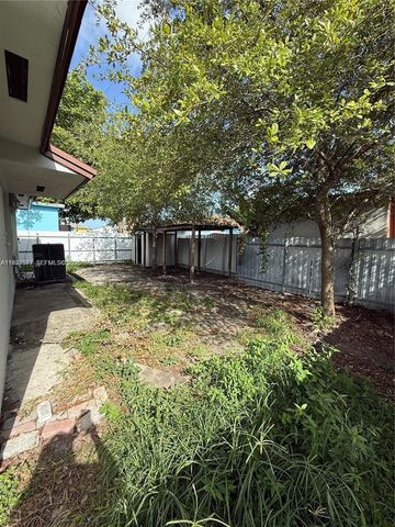 1720 NW 44th St, Miami, FL 33142