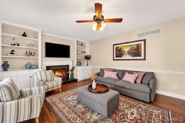 2055 Meadowbrook Way Drive, Chesterfield, MO 63017