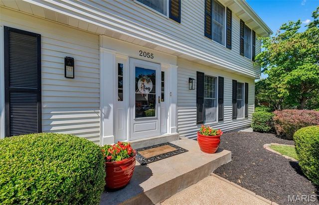2055 Meadowbrook Way Drive, Chesterfield, MO 63017