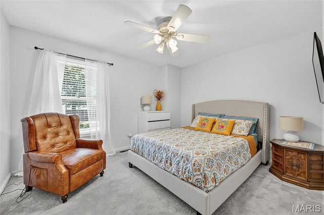 2055 Meadowbrook Way Drive, Chesterfield, MO 63017