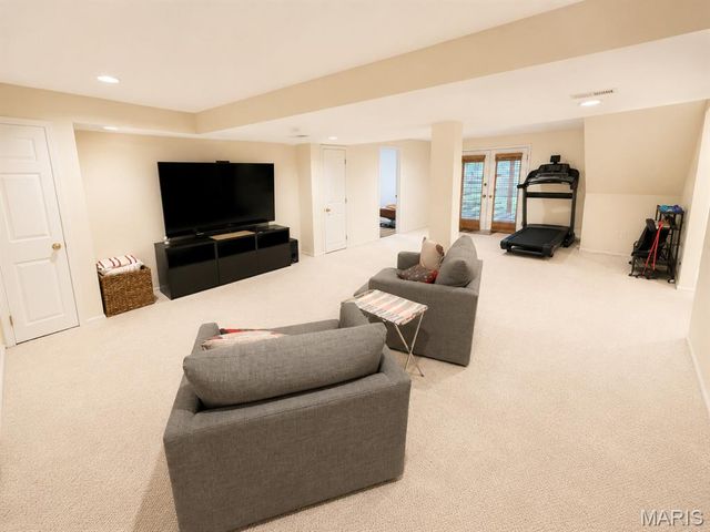 2055 Meadowbrook Way Drive, Chesterfield, MO 63017