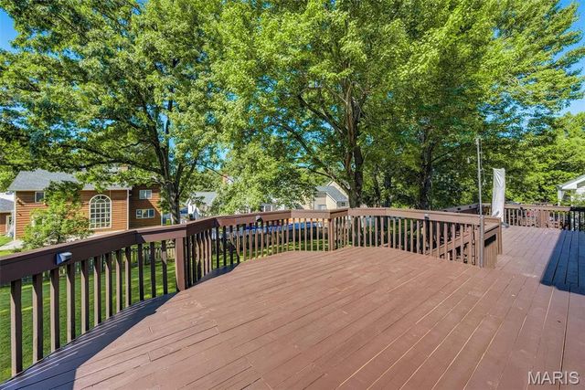 2055 Meadowbrook Way Drive, Chesterfield, MO 63017