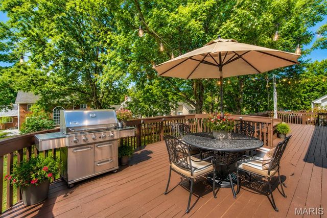 2055 Meadowbrook Way Drive, Chesterfield, MO 63017