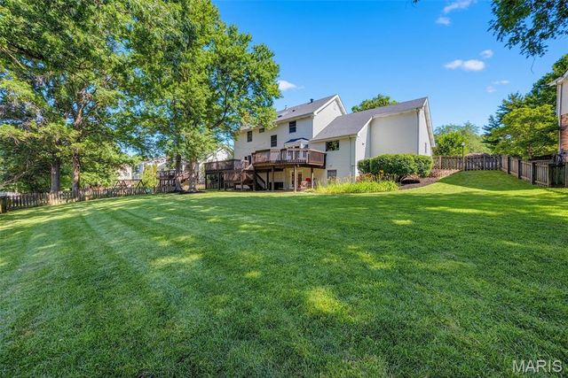 2055 Meadowbrook Way Drive, Chesterfield, MO 63017
