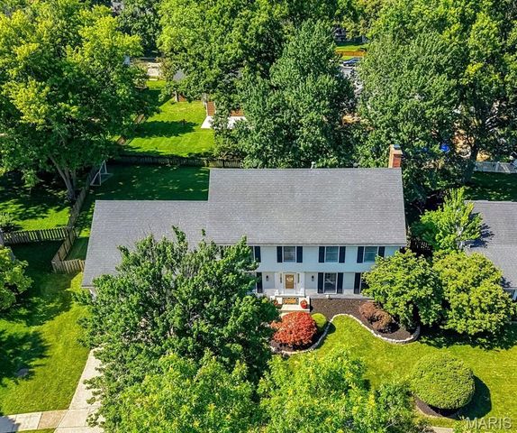 2055 Meadowbrook Way Drive, Chesterfield, MO 63017