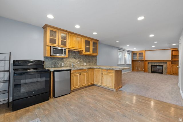 7126 S GRIFFITHS PL, Cottonwood Heights, UT 84121