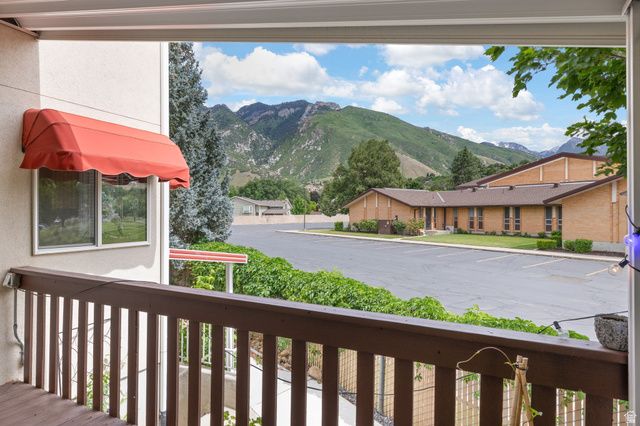 7126 S GRIFFITHS PL, Cottonwood Heights, UT 84121
