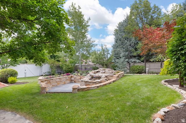 7126 S GRIFFITHS PL, Cottonwood Heights, UT 84121