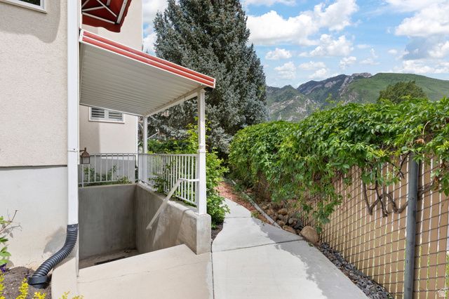 7126 S GRIFFITHS PL, Cottonwood Heights, UT 84121