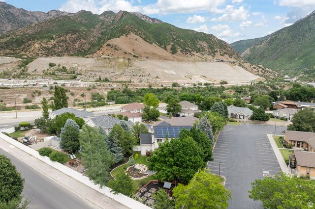 7126 S GRIFFITHS PL, Cottonwood Heights, UT 84121