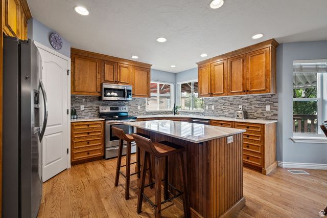7126 S GRIFFITHS PL, Cottonwood Heights, UT 84121