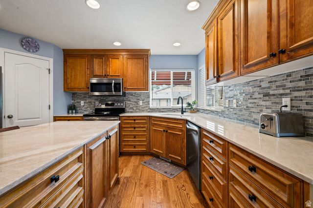 7126 S GRIFFITHS PL, Cottonwood Heights, UT 84121