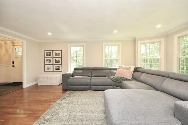 193 Lacy St, North Andover, MA 01845