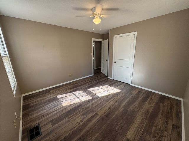 1401 N Detroit Avenue, Russellville, AR 72801