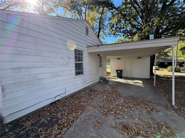 1401 N Detroit Avenue, Russellville, AR 72801