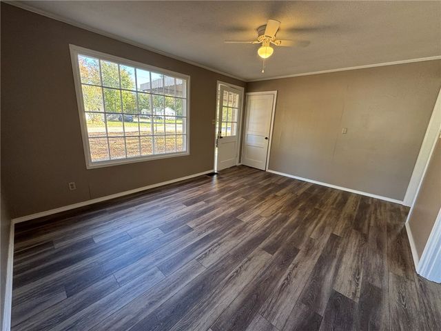 1401 N Detroit Avenue, Russellville, AR 72801