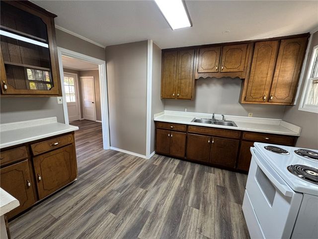 1401 N Detroit Avenue, Russellville, AR 72801