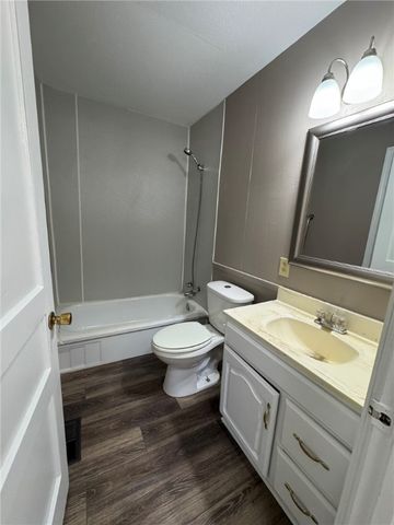 1401 N Detroit Avenue, Russellville, AR 72801