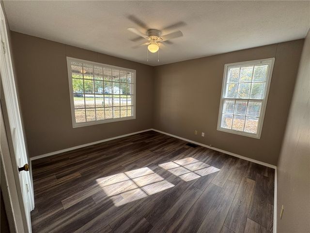 1401 N Detroit Avenue, Russellville, AR 72801