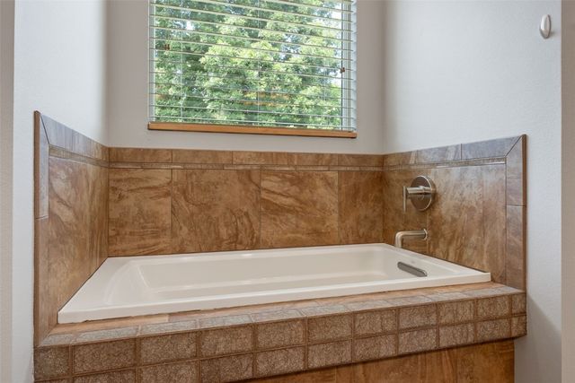 200 Auburn East Lane, Coralville, IA 52241