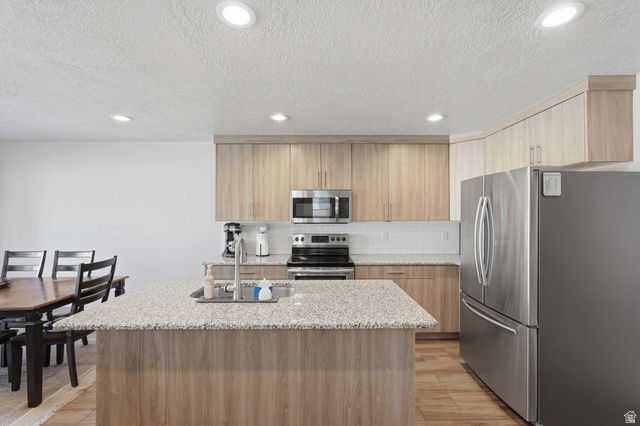 6511 S 390 E, South Weber, UT 84405
