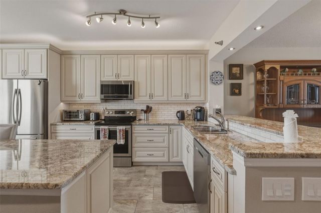 7872 SAILBOAT KEY BOULEVARD S 405, South Pasadena, FL 33707