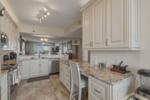7872 SAILBOAT KEY BOULEVARD S 405, South Pasadena, FL 33707