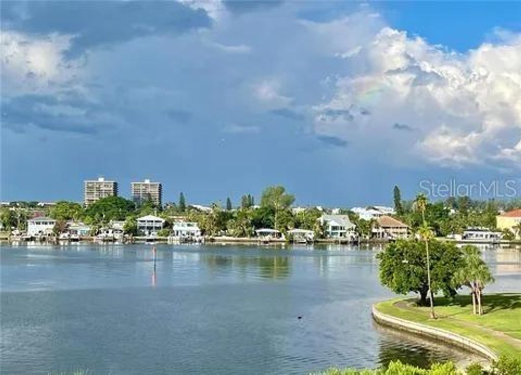 7872 SAILBOAT KEY BOULEVARD S 405, South Pasadena, FL 33707