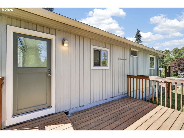 101 GATEWOOD Dr, Kelso, WA 98626