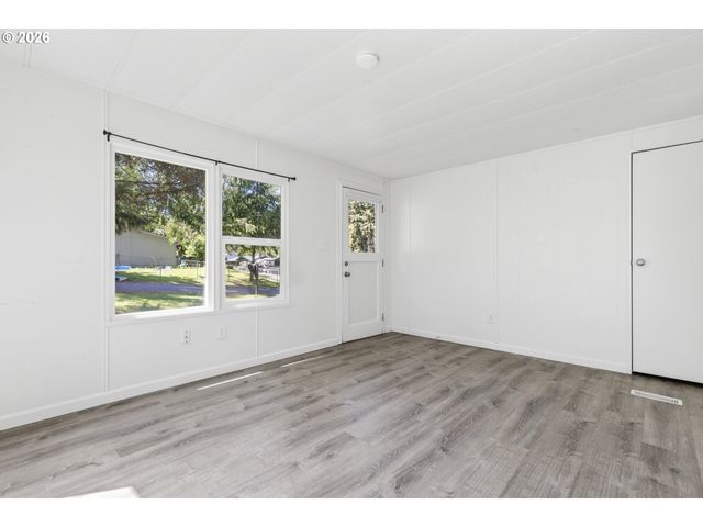 101 GATEWOOD Dr, Kelso, WA 98626