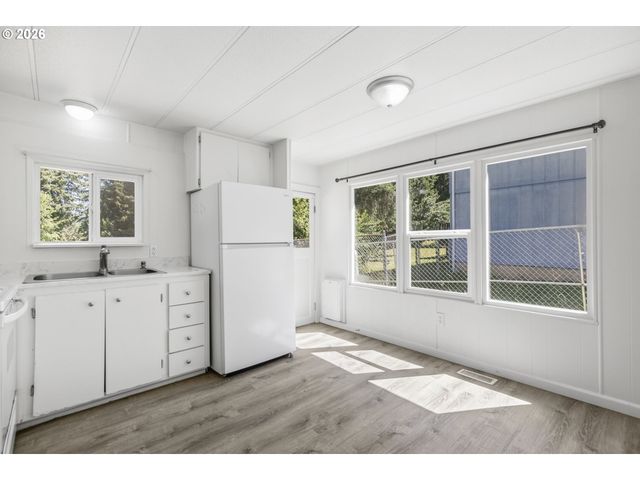 101 GATEWOOD Dr, Kelso, WA 98626