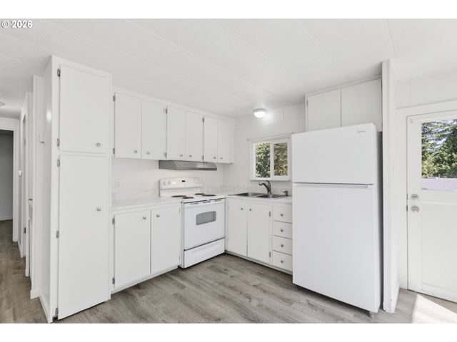 101 GATEWOOD Dr, Kelso, WA 98626