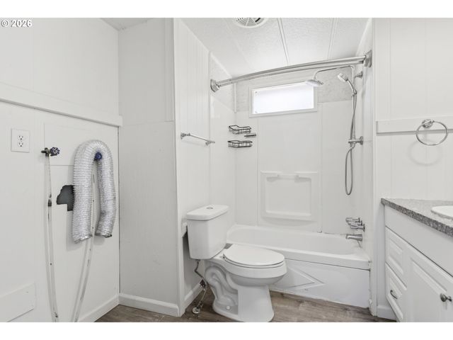 101 GATEWOOD Dr, Kelso, WA 98626