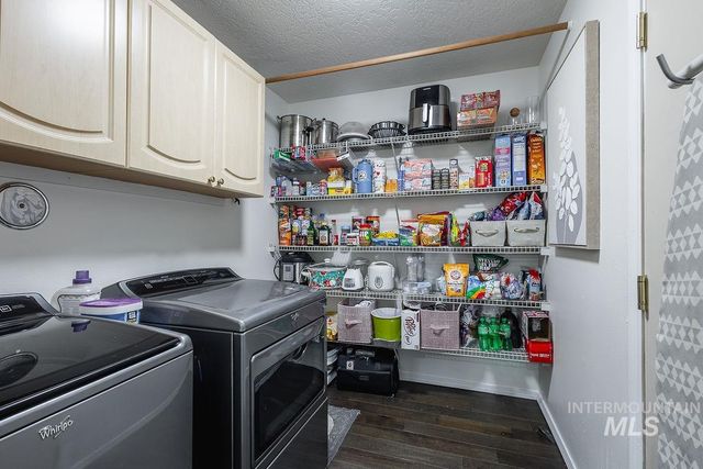 3200 Arcadian Dr, Caldwell, ID 83605