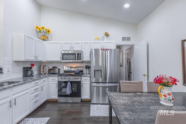 3200 Arcadian Dr, Caldwell, ID 83605