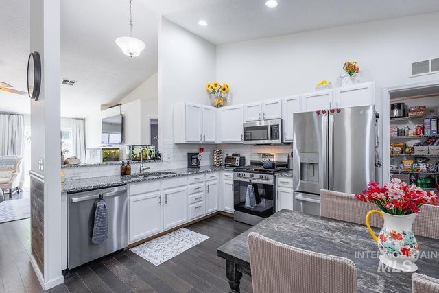 3200 Arcadian Dr, Caldwell, ID 83605