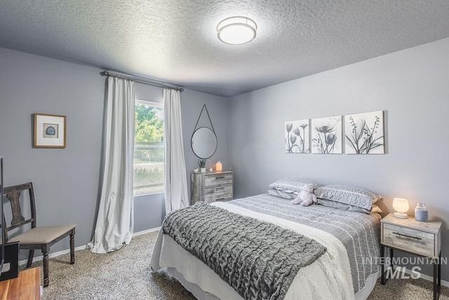 3200 Arcadian Dr, Caldwell, ID 83605