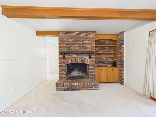 107 Braeburn Drive, Ocean Springs, MS 39564